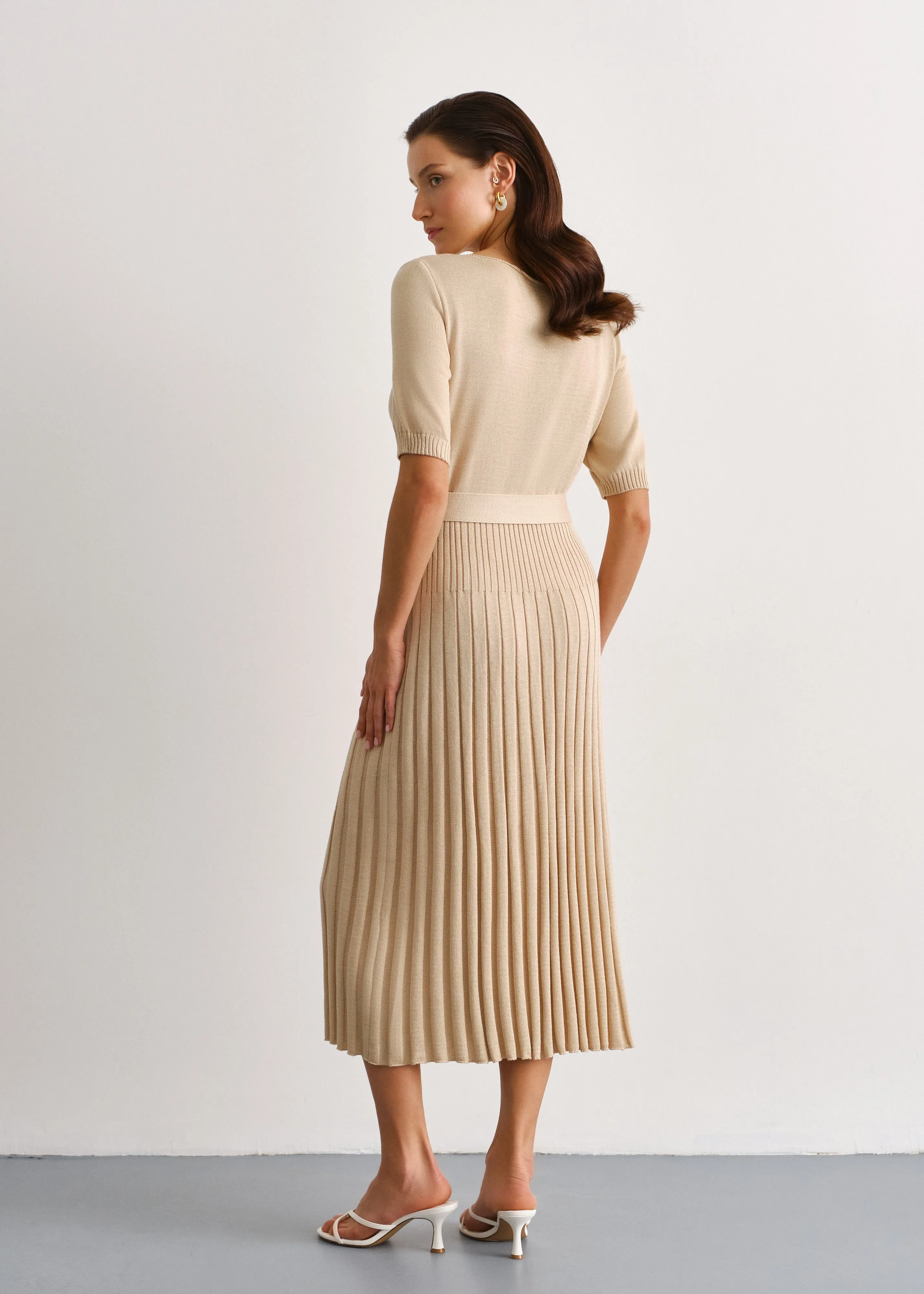 Knitted Round Neck Pleated Skirt Midi Dress