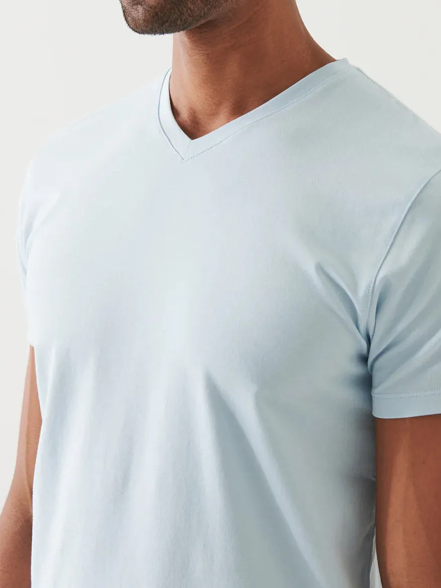 Patrick Assaraf Pima Cotton Stretch V-Neck T-Shirt in Baby Blue