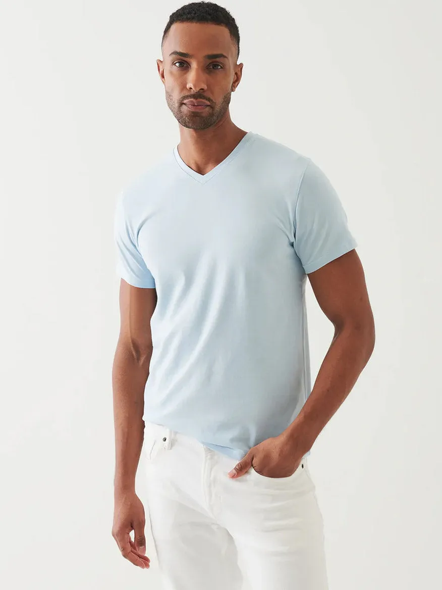 Patrick Assaraf Pima Cotton Stretch V-Neck T-Shirt in Baby Blue