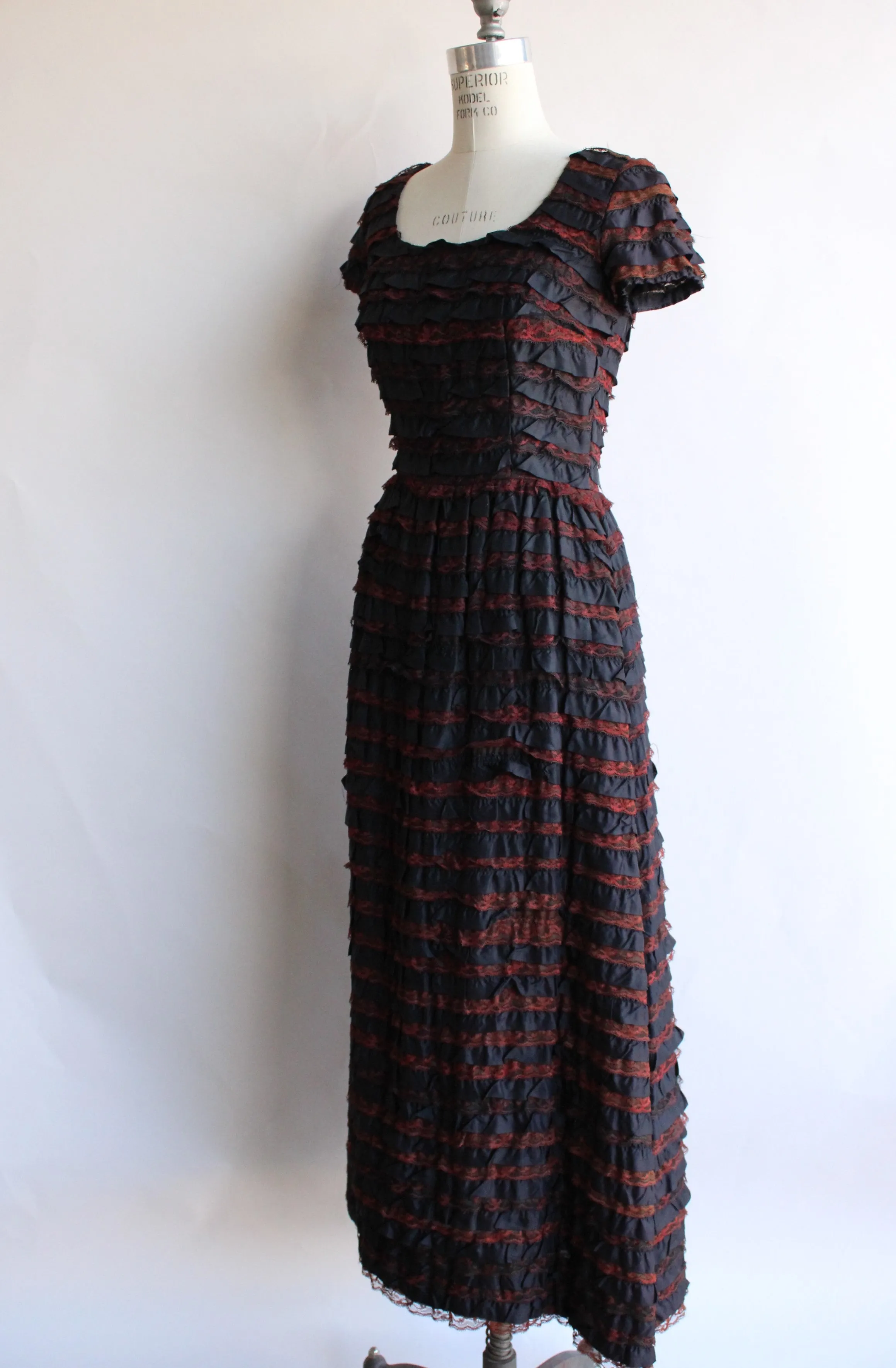 Vintage 1950s Ribbon And Lace Wiggle Dress
