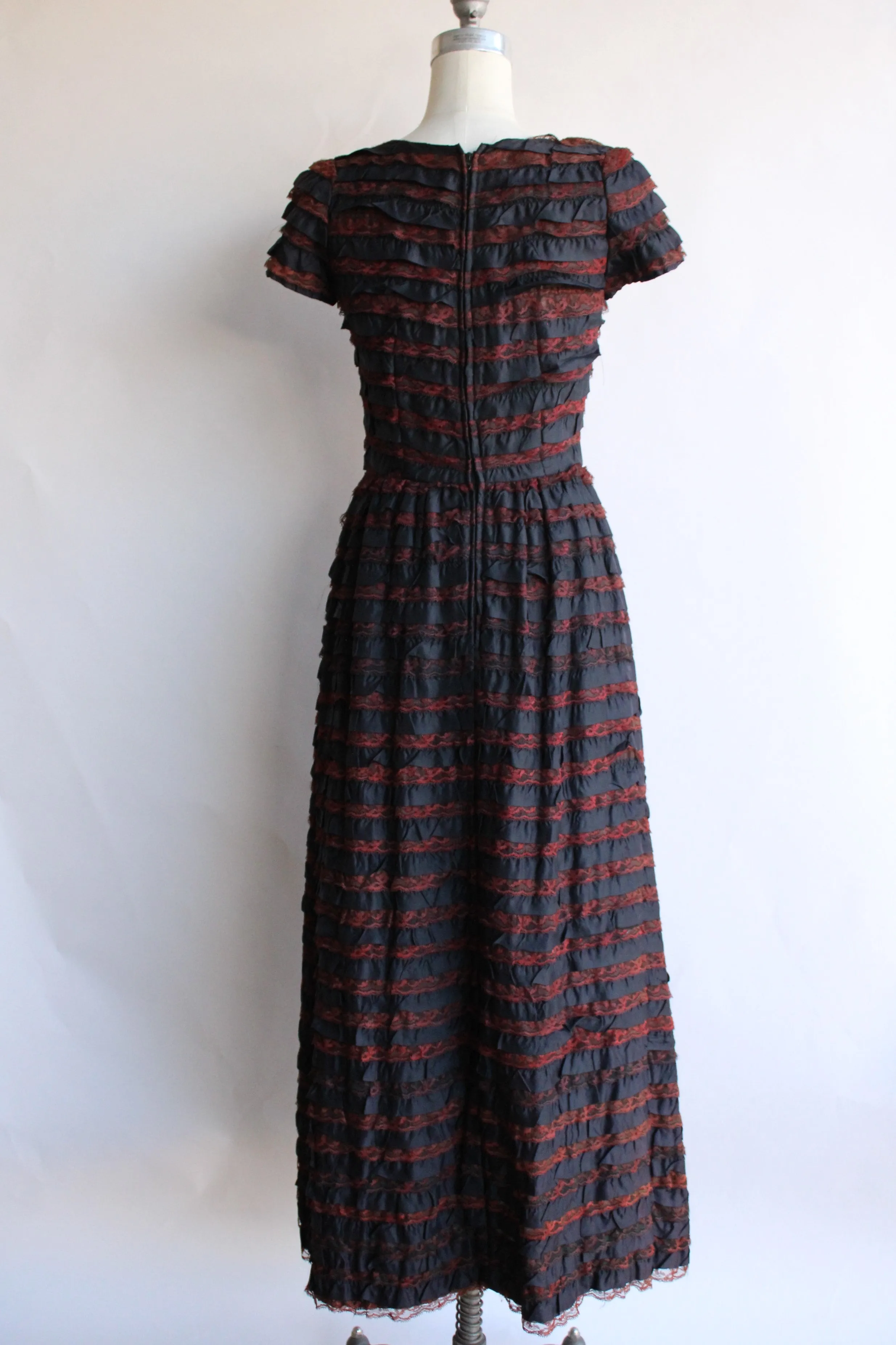 Vintage 1950s Ribbon And Lace Wiggle Dress
