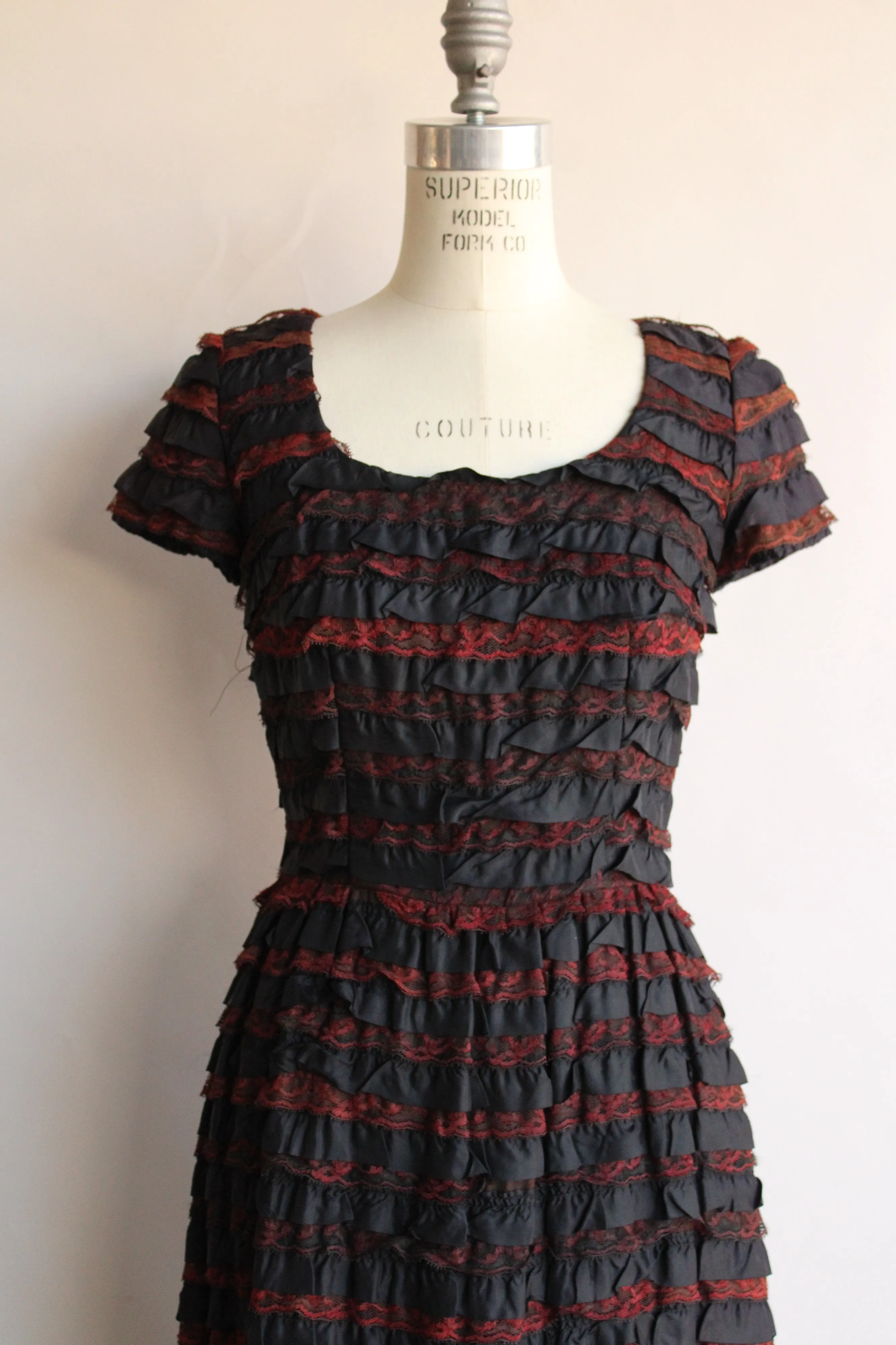 Vintage 1950s Ribbon And Lace Wiggle Dress