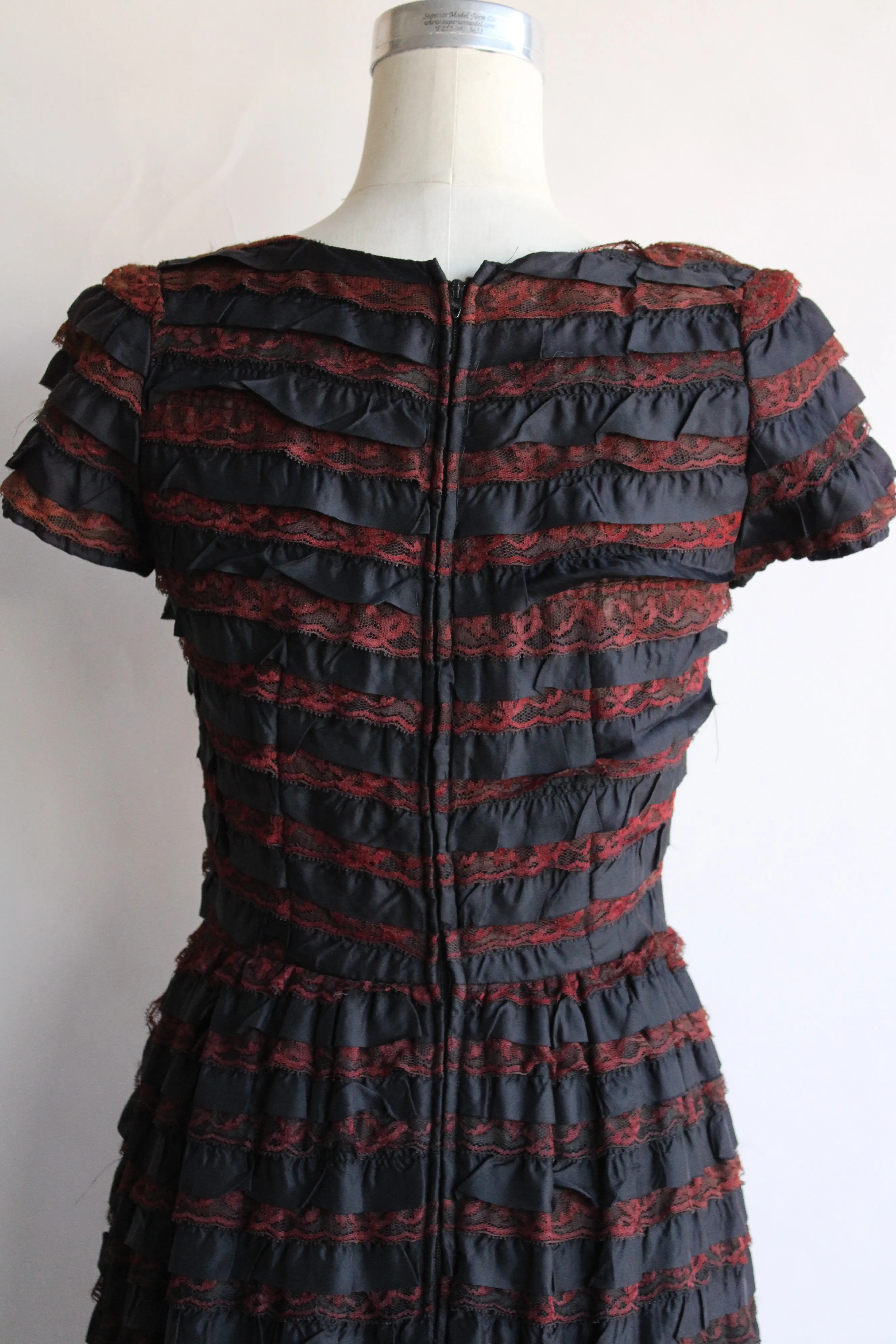 Vintage 1950s Ribbon And Lace Wiggle Dress