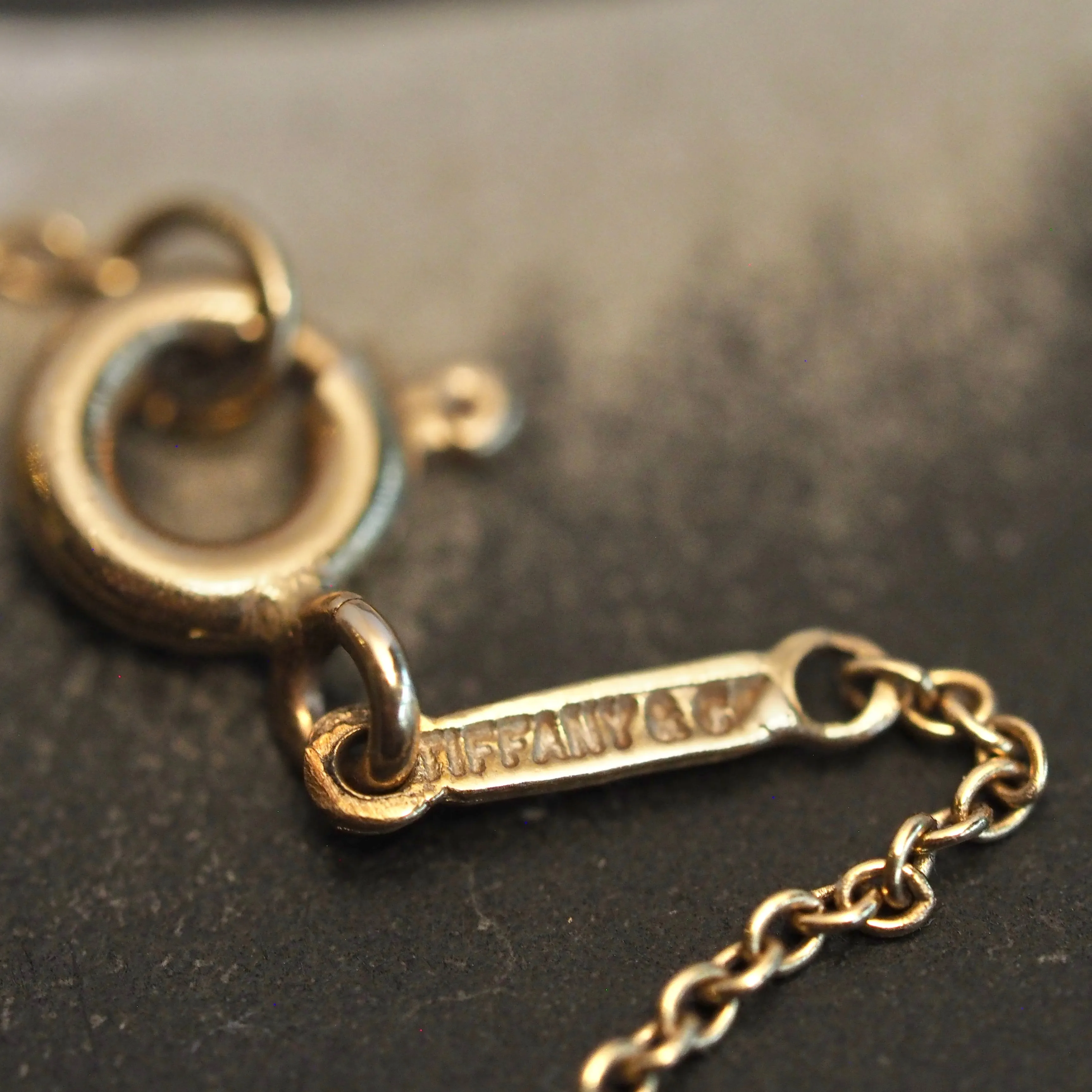 Vintage Tiffany & Co Elsa Peretti 18k Gold Teardrop Pendant and Chain Necklace