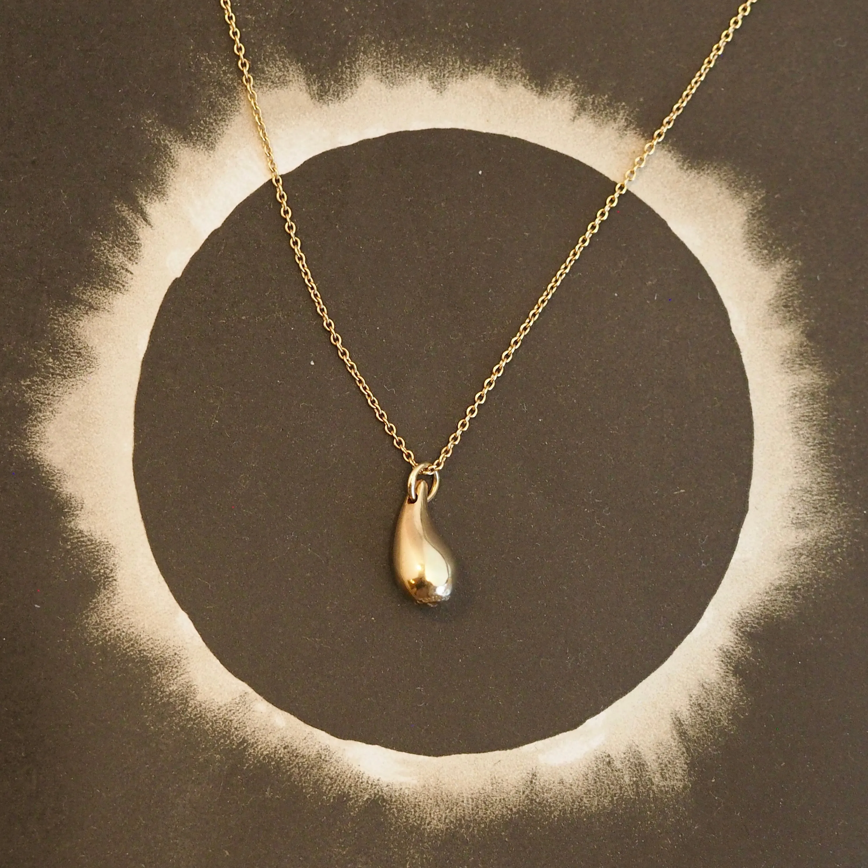 Vintage Tiffany & Co Elsa Peretti 18k Gold Teardrop Pendant and Chain Necklace